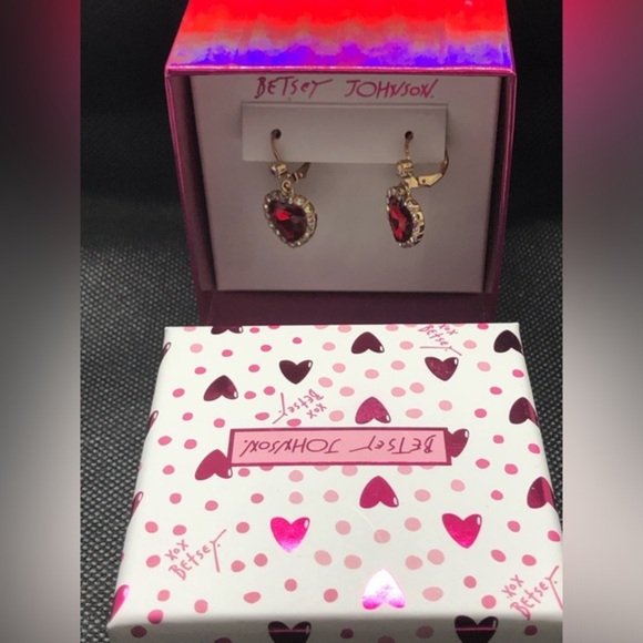 Betsey Johnson heart shaped rhinestones & ruby gemstone‎ dangling earrings new - Picture 3 of 13